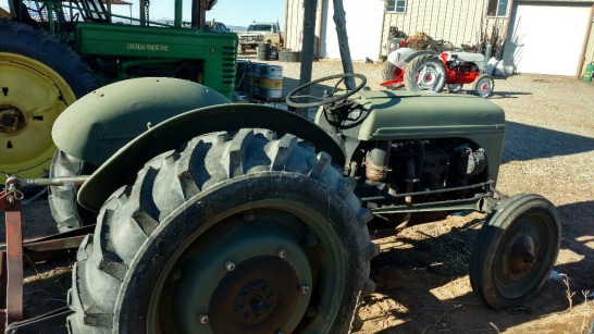 1940 Ford 9n - Green
