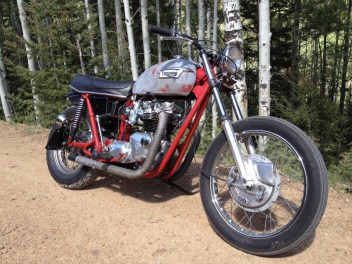 1972 Triumph Bonneville - Red