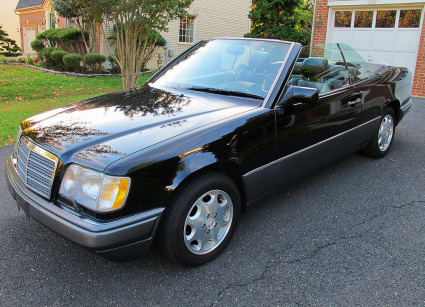 1994 Mercedes 320e - Black