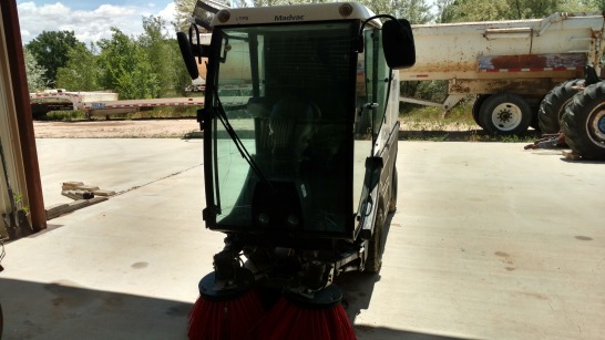 2003 Madvac Street sweeper - Black/White