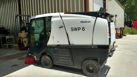 2003 Madvac Street sweeper - Black/White