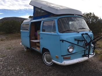 1971 Volkswagen Bus - Blue