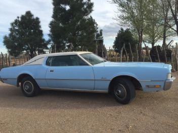 1972 Ford Thunderbird - Blue